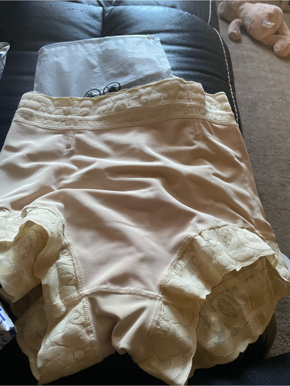 High-Waist Lace Trim Women’s Shaping Shorts — Cream